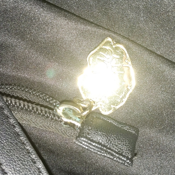 Betsey Johnson Pink & Black Rose Pattern Pop Punk Y2K Purse Black Fuzzy Pom Pom - Picture 9 of 17